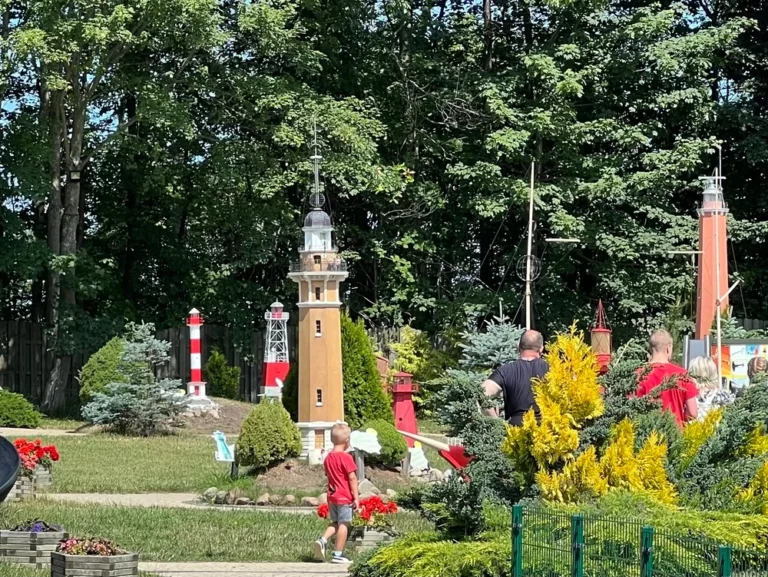 Miniatur-Leuchtturmpark